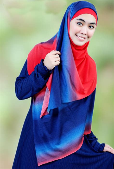 Model Hijab Artis Jilbab Gucci