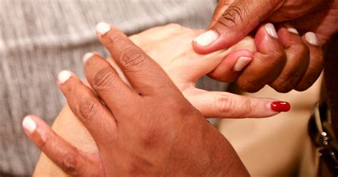 The Right Touch Seniors Seek Healing Hands Of Massage Therapists