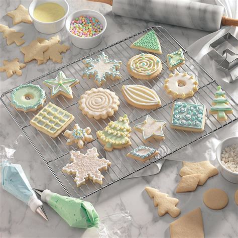 30 Christmas Cookie Decorating Ideas To Try This Year Easy Christmas