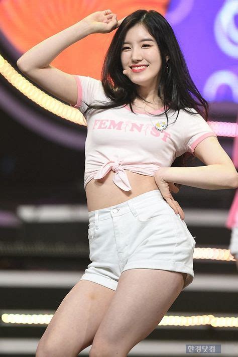 Kim Seol Hyun Military Girl Seolhyun Art Poses Pose Reference Kpop Girls Beauty Girl