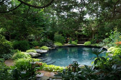 Mesmerizing Swimming Pool Garden Ideas For Stunning Look
