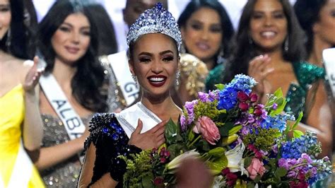 r bonney gabriel becomes 1st filipina american crowned miss universe abc news