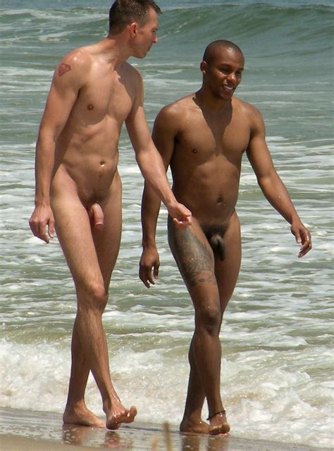 El Diario De Los Penes Fotos De Hombres Desnudos En La Playa