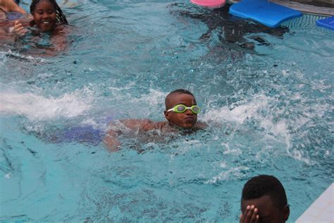 Ransom Everglades Offers Swim Lessons To Kids Without Pools Wlrn