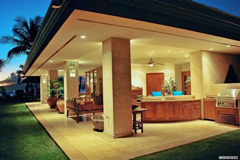 The style of the house is fully submerged the indoesian theme including furnishing, decoration and artefact. EXOTIC BALI-STYLE REFUGE | Hawaii Luxury Homes | Mansions For Sale | Luxury Portfolio