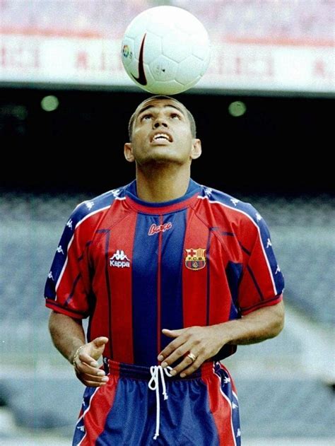 Nilmar honorato da silva, commonly known as nilmar, is a brazilian professional footballer who plays for internacional, as a striker. Pin en Més Que Un Club