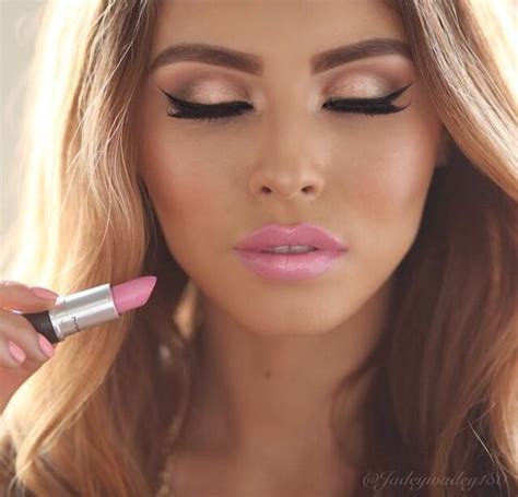 Golden Bronze Eye Makeup Fake Lashes And A Pale Pink Lip Beautiful