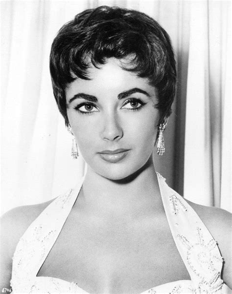 How to do elizabeth taylor hairdo and also hairstyles have actually been preferred among guys for years, as well as this trend will likely rollover into 2017 and past. Short Hair Styles Elisabeth Taylor - Wavy Haircut