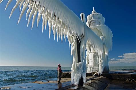 Lake Michigan Lighthouse Turned Into Ice Sculpture By Freezing Waters