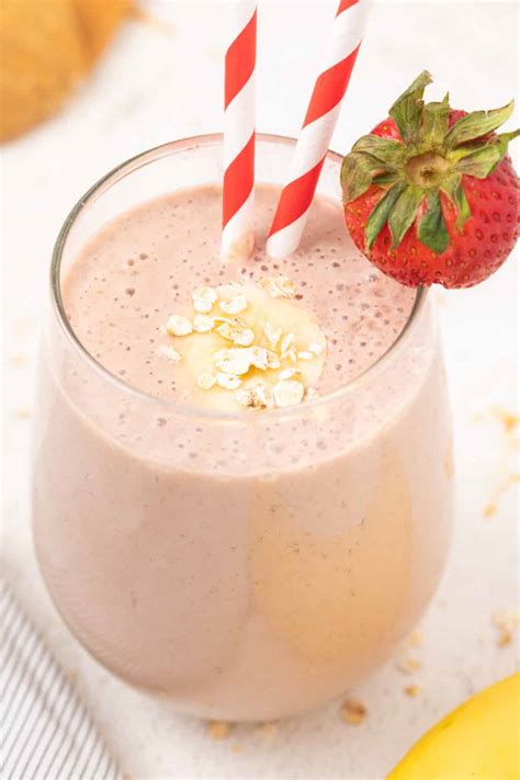 Oat Milk Smoothie With Strawberry And Banana