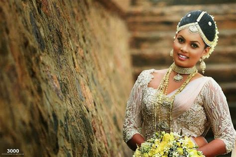 Menaka Peiris Traditional Wedding Album Slactress Models