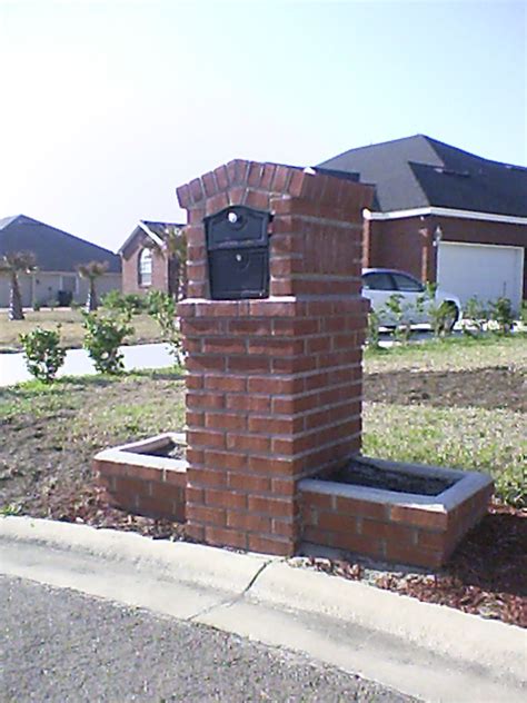 Even the simplest of the brick mailbox design is going to look fabulous. Brick Mailboxes | Brick mailbox, Mailbox design, Mailbox