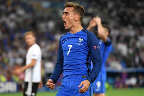 New face & hair antoine griezmann v2 2017 pes 2013 by orsa games aqui les traigo una nueva version mejora de la face y. Antoine Griezmann, pichichi y héroe nacional