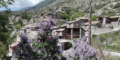 La finca venero claro dispone de 2 casas rurales en parcelas valladas y totalmente independientes, pudiendo comunicarse entre ambas en el caso de que fuera para un sólo grupo. Casas rurales para grupos de 10 personas desde sólo 17,18 ...