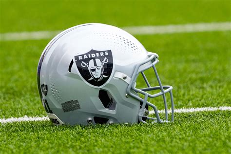 Las Vegas Raiders Reportedly Active In Trade Market To Upgrade 1