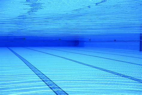 Wissen Was Macht Das Chlor Im Schwimmbad Gebärdenwelttv