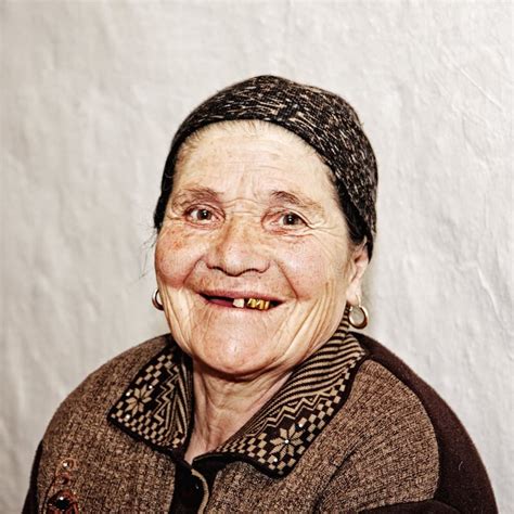 Femme âgée photo stock Image du banc chevelu lifestyle