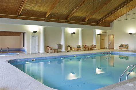Huntingdon Marriott Hotel Indoor Pool Enjoying Comfort Travel