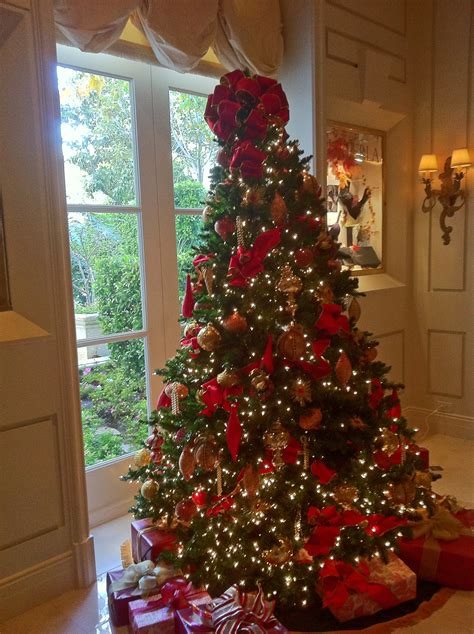 Check spelling or type a new query. The Beverly Hills Mom » red and gold beribboned Christmas tree at Peninsula Beverly Hills