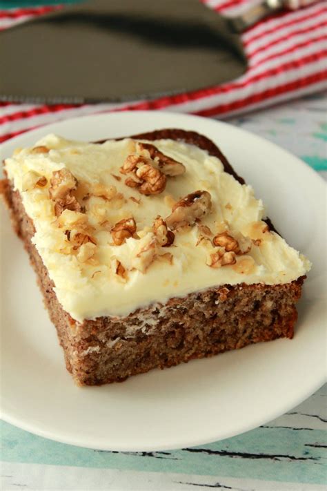 The banana cake recipe is very easy and very delicious. Light and fluffy Vegan Banana Cake with Lemon Frosting and crushed walnuts. | Vegan cake easy ...