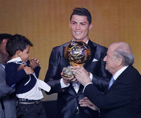 Cristiano Ronaldo In Lacrime Per Il Pallone Doro Ma Il Suo Trofeo Più