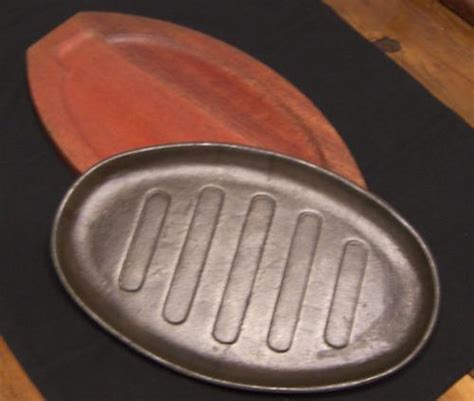 Other Braai And Outdoor Cooking Cast Iron Steak Plate On Wooden Base