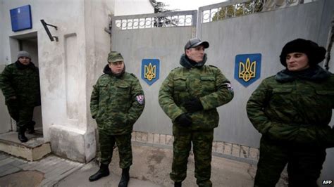 ukraine crisis russian soldiers seize crimea hospital bbc news