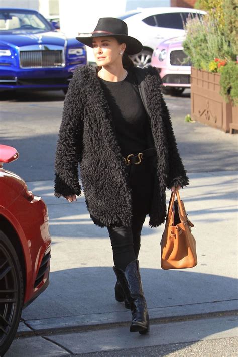 Kyle richards (born january 11, 1969) is an actress best known for her roles in eaten alive and halloween. she is the sister of kathy hilton, making her socialite paris hilton's aunt. Kyle Richards at Il Pastaio in Beverly Hills 01/30/2019 ...