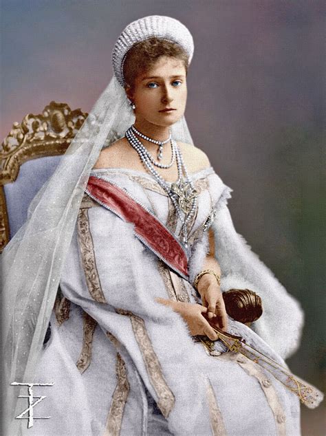 Empress Alexandra By Tashusik On Deviantart Dynastie Romanov Russie Histoire Et Royauté