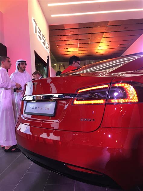Check out the tesla pre owned cars prices, specifications, detailed photos, free inspection report at carswitch. Tesla Opens First Store and Service Centre in Dubai, UAE ...