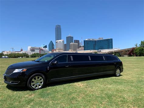 Luxury Stretch Limousines Black Lincoln Mkt Stretch Seats 8 10