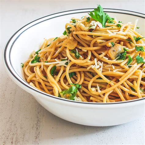 I love the simplicity and the freshness of it. Spaghetti Aglio E Olio (Garlic and Oil Pasta) - Spice Up ...