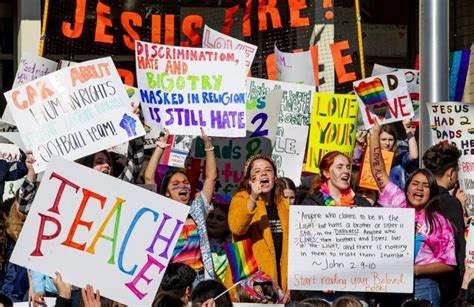 Resignation Of 2 Seattle Area Catholic School Teachers Stirs Protests