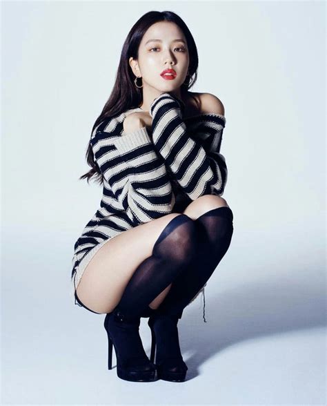 Pin By Tuynt On Jisoo In 2020 Blackpink Jisoo Vogue Korea Fashion