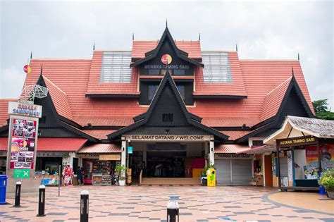 Wings inspirasi taming sari hq. Menara Taming Sari, Melaka | Nikmati Permandangan Selat ...