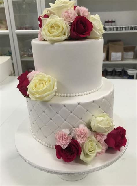 lucy s divine cakes wedding cakes hampton park easy weddings wedding cakes elegant