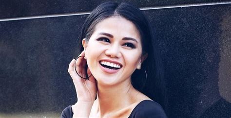 Vy qwaint was born in vietnam on january 3, 1986. Vy Qwaint - Bio, Facts, Family Life of Vietnamese Vlogger