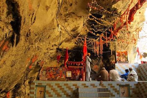 5 Most Popular Hindu Temples In Pakistan For Religious Tour