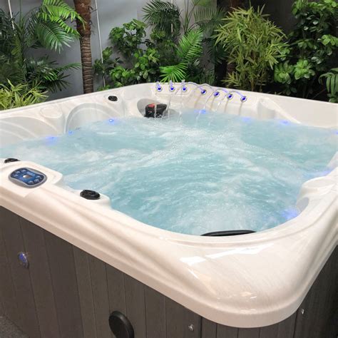 Hot Tub Master Cloud Stream 40 Jet 6 Person Hot Tub Delivered And Installed Costco Uk