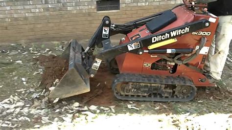 How To Move Dirt With A Mini Skid Steer Youtube