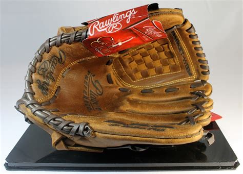 Below we have provided the steps to measuring your hands in the efforts to make finding the right sized batting gloves a little easier. Nolan Ryan Signed Rawlings Full-Size Pro Model Baseball ...