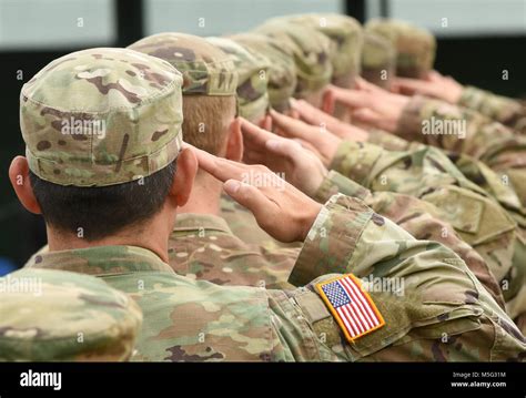 Us Soldiers Giving Salute Stock Photo Alamy