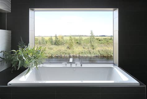 Buy the best and latest large bathtubs on banggood.com offer the quality large bathtubs on sale with worldwide free shipping. 40 Modern Bathtubs That Soak In the View - Dwell