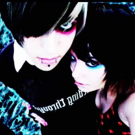Pin On Adorable Emo Couples ∩∩