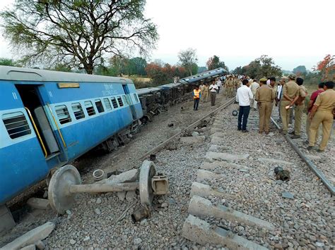 Up 36 Injured As Six Bogies Of Mahakaushal Express Derail Near Mahoba