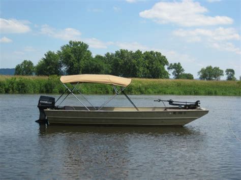 This is my 14' tracker jon boat with a 2006 15 hp mercury. Carver Bimini Tops by Boat Make/Model | Boat bimini top ...
