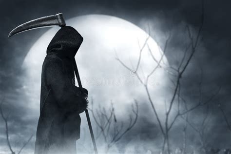 Grim Reaper In Graveyard Night Stock Image Image Of Monster Grim