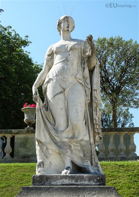 Photos of Flore statue inside Jardin du Luxembourg Paris - Page 256