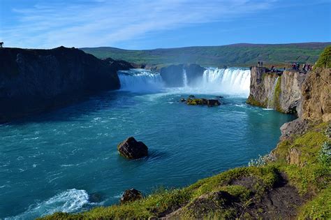 Top 10 Most Beautiful And Accessible Waterfalls Of Iceland