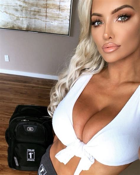 Lindsey Pelas Nude Thefappening